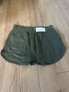 Lightweight Olive Green Women's Shorts